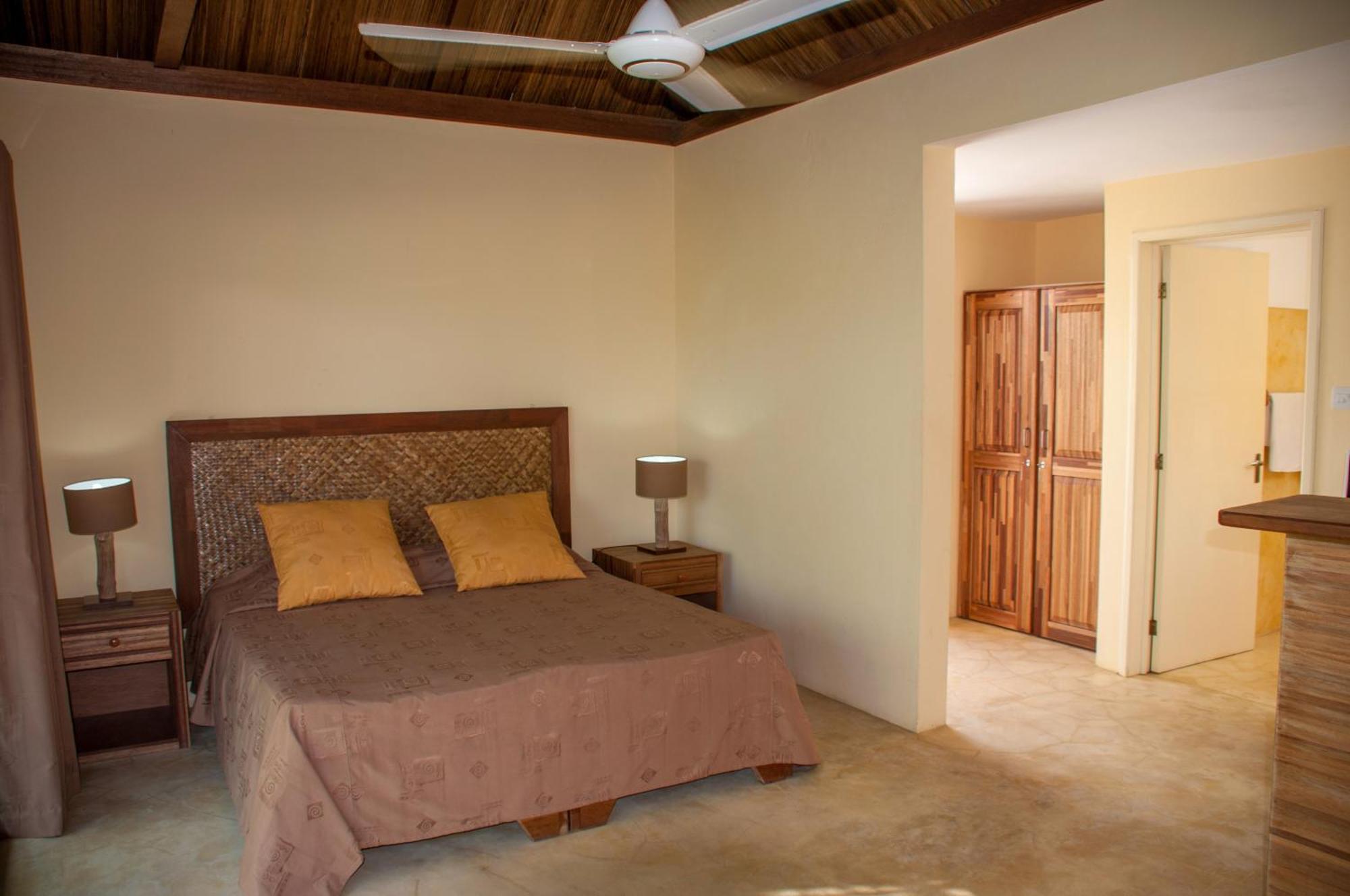Chantauvent Guest House Blue Bay Phòng bức ảnh