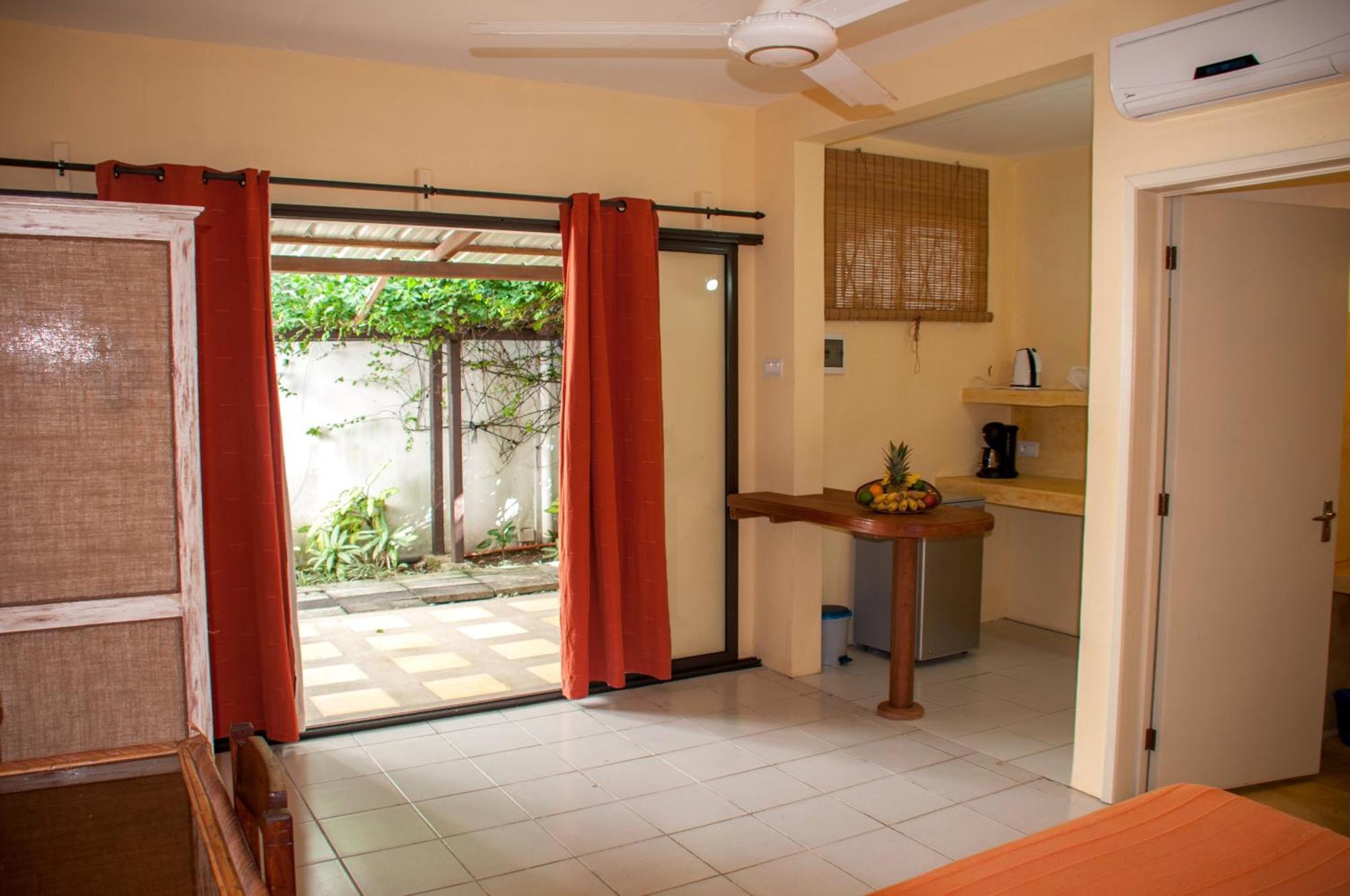 Chantauvent Guest House Blue Bay Phòng bức ảnh